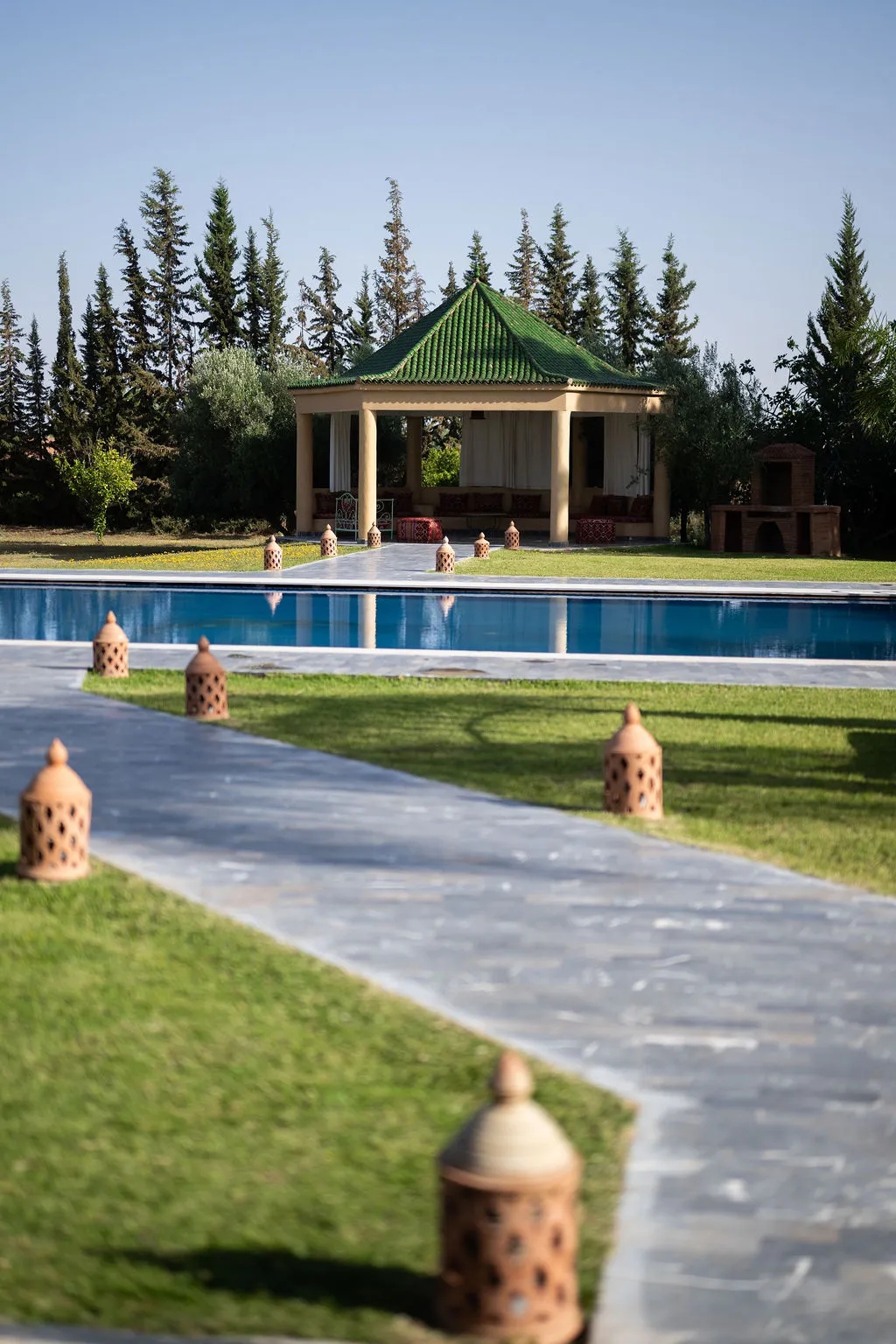 Allée vers la piscine — Villa Dar Moudar Marrakech