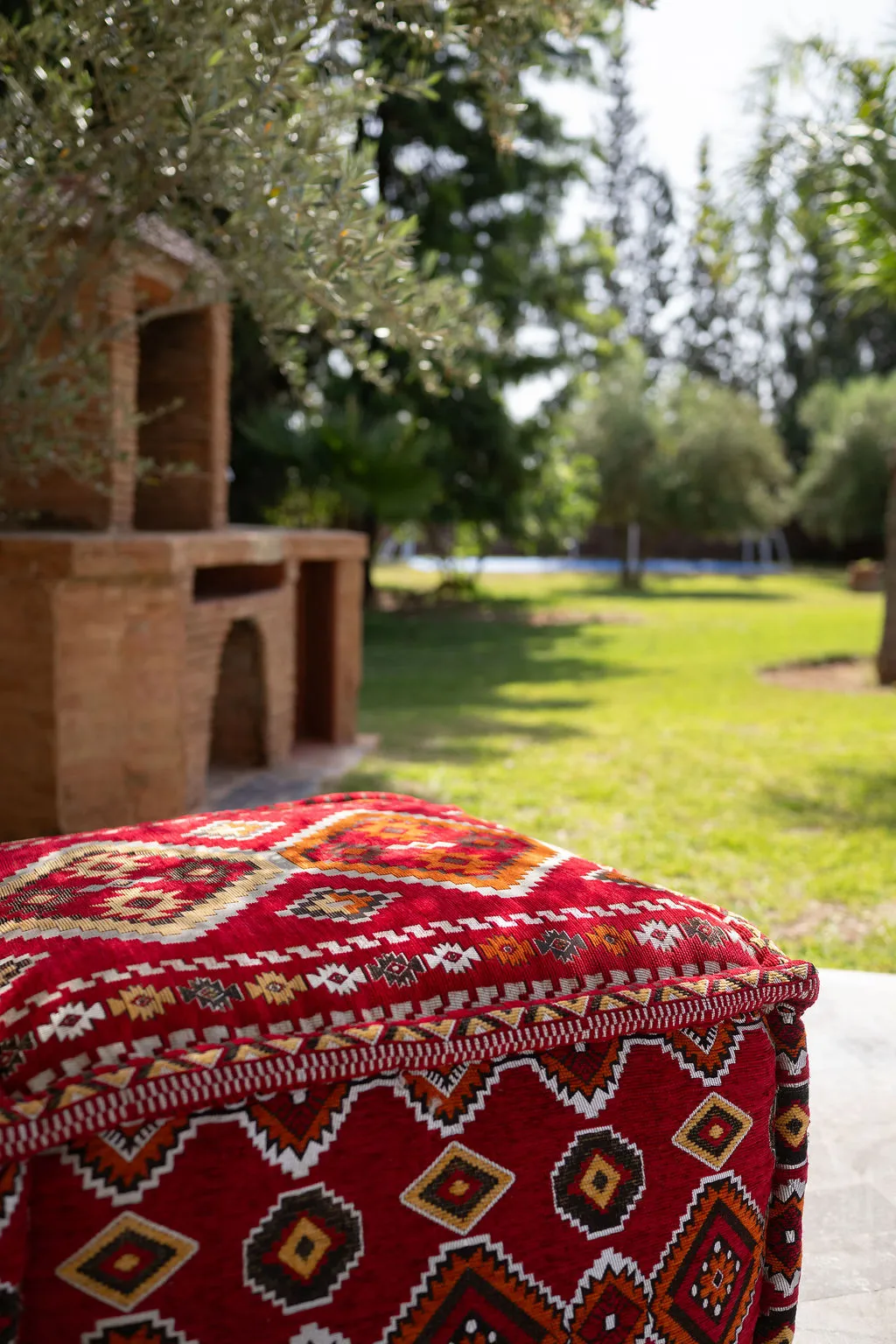 Pouf & barbecue au jardin — Villa Dar Moudar Marrakech