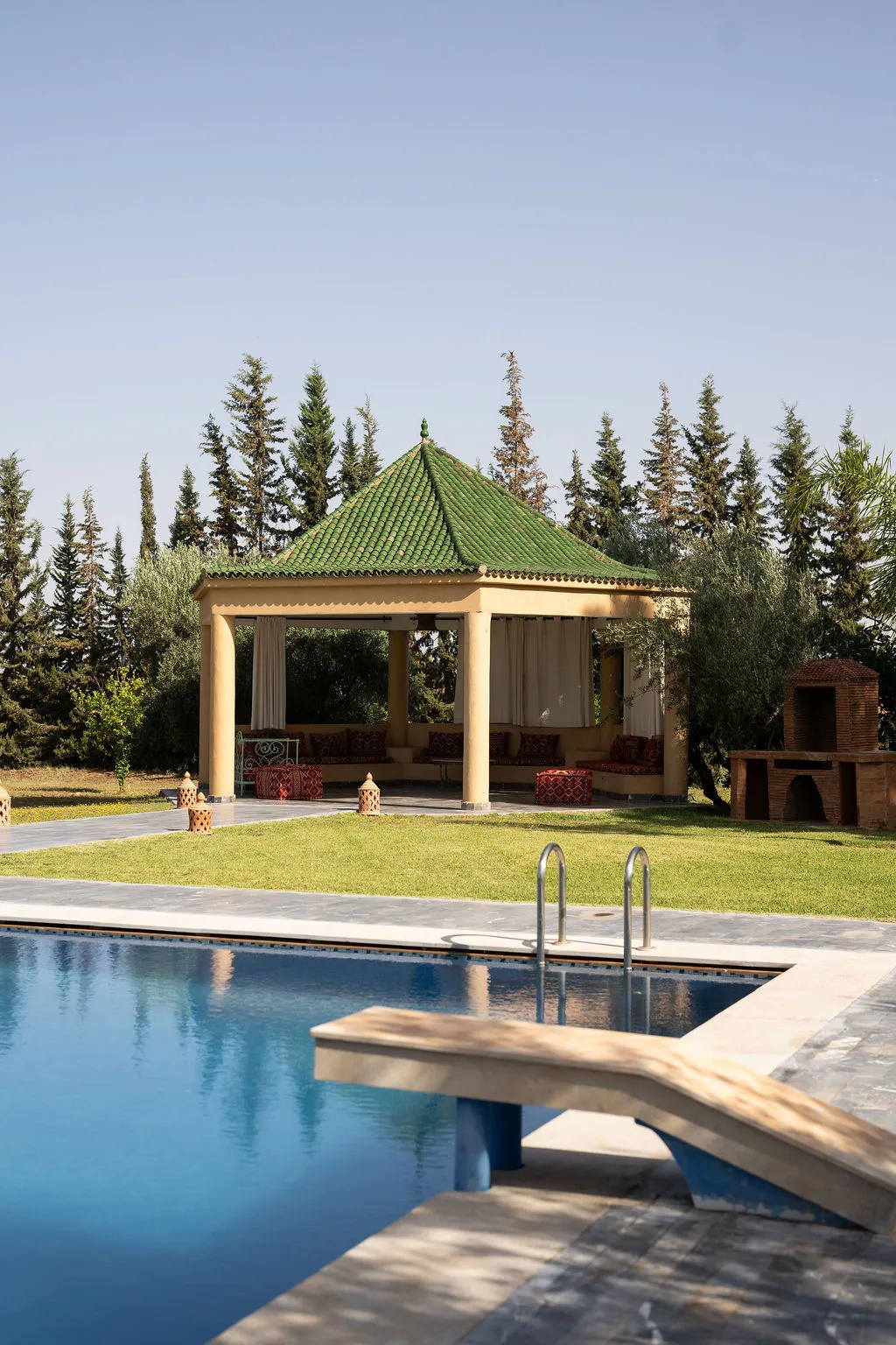 Salon lounge au jardin — Villa Dar Moudar Marrakech