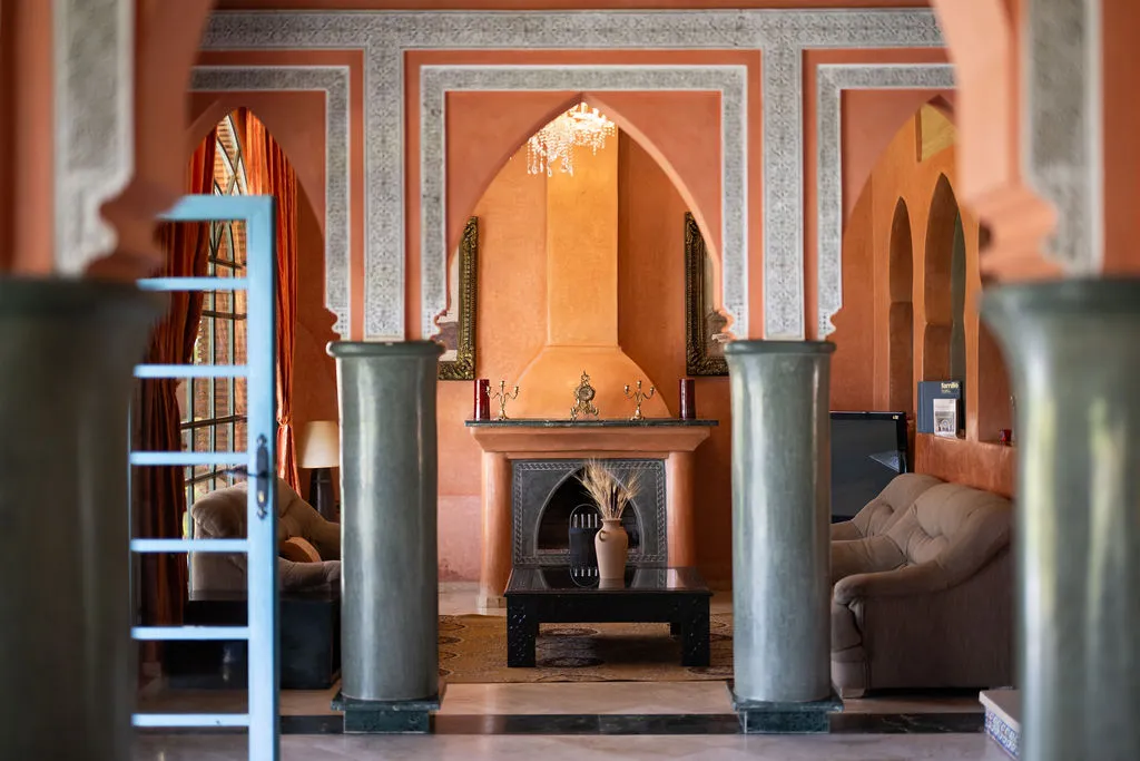Salon avec cheminée — Villa Dar Moudar Marrakech